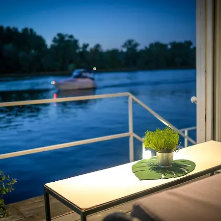 Sweet House On The River * Belgrad