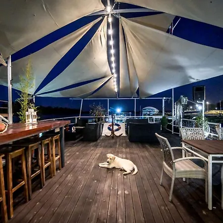 Sweet House On The River Belgrad